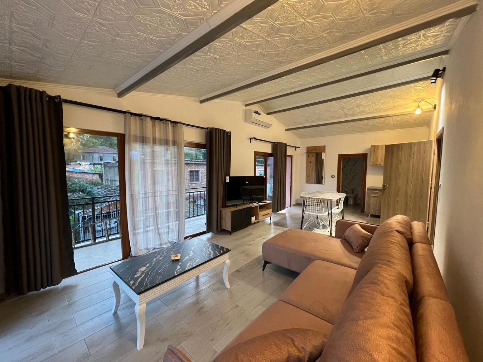 Sajmir Suites Përmet Exteriör bild
