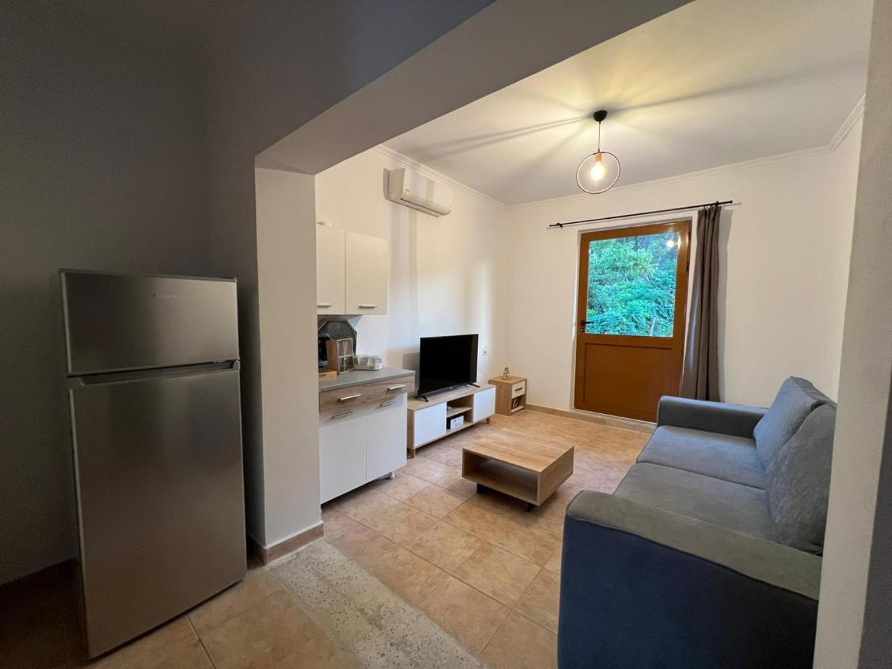 Sajmir Suites Përmet Exteriör bild