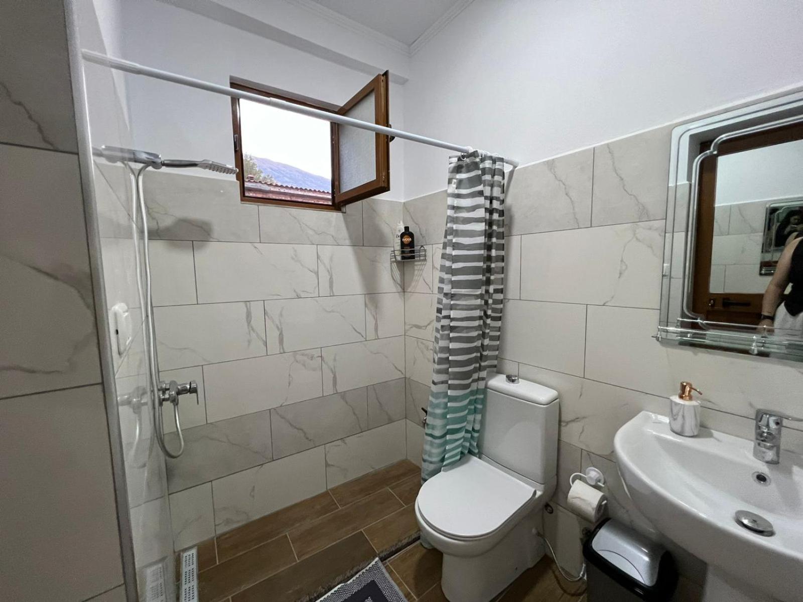Sajmir Suites Përmet Exteriör bild